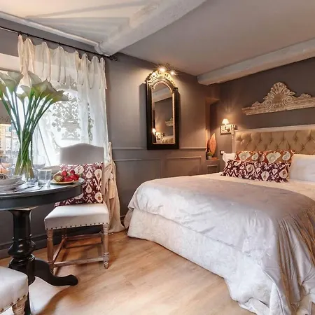 The Palatial Charming & Luxury 1 Bdr